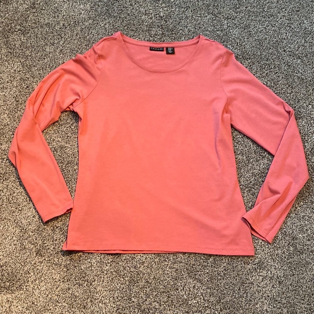 Beautiful Soft Tahari Long Sleeve Shirt.  XL NWOT